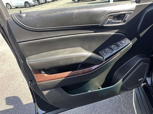 Used 2017 GMC Yukon SLE w/ SLE Value Package image 17