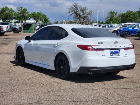 Used 2025 Toyota Camry SE FWD image 4