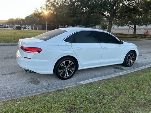 Used 2022 Volkswagen Passat 2.0T SE image 5