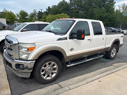 Used 2013 Ford F250 Lariat w/ Lariat Ultimate Pkg AWD/4WD image 3