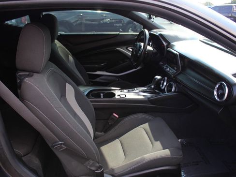 Used 2018 Chevrolet Camaro SS image 9