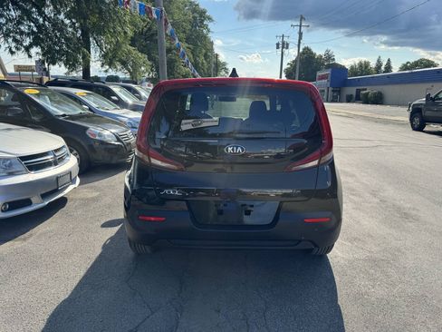 Used 2021 Kia Soul LX FWD image 5