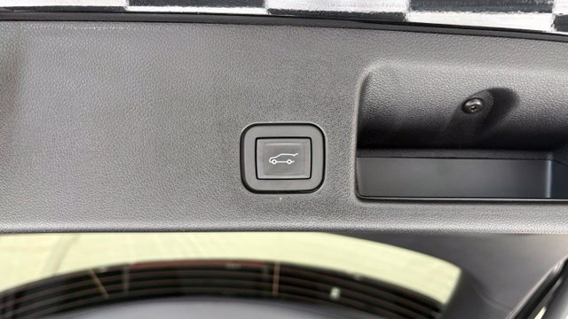 Used 2024 Chevrolet Equinox EV RS FWD image 6