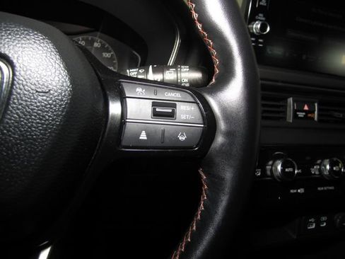 Certified 2024 Honda Pilot TrailSport image 6