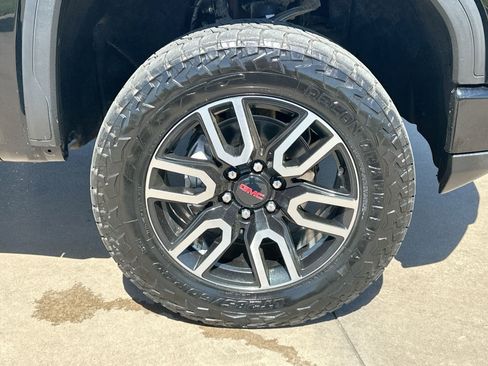 Used 2022 GMC Sierra 1500 AT4 w/ AT4 Premium Package image 10