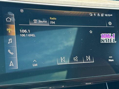 Used 2024 Audi Q8 e-tron Premium Plus image 17