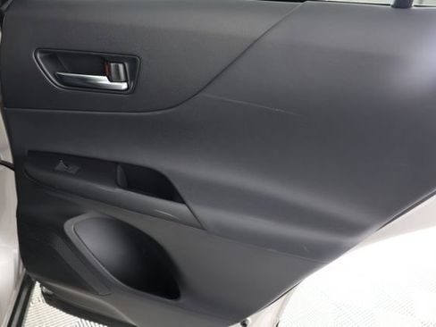 Used 2024 Toyota Venza LE image 26