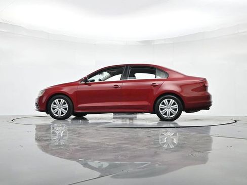 Used 2017 Volkswagen Jetta S image 31