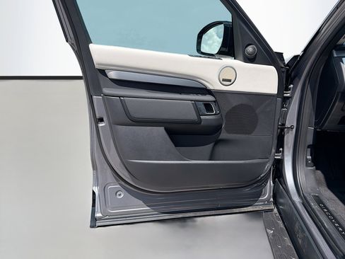 New 2026 Land Rover Discovery Dynamic SE AWD/4WD image 23