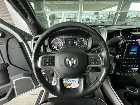 Used 2020 RAM 2500 Laramie AWD/4WD image 12