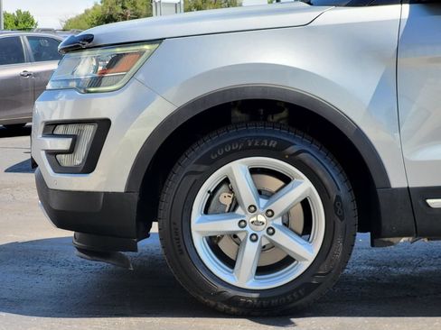 Used 2016 Ford Explorer XLT w/ Equipment Group 201A AWD/4WD image 8