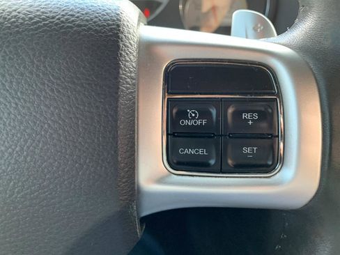 Used 2014 Dodge Challenger SXT RWD image 14