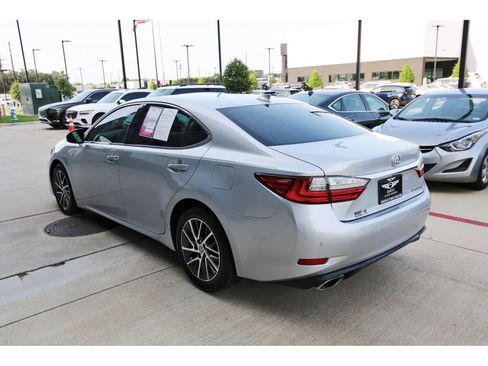 Used 2017 Lexus ES 350 w/ Luxury Package FWD image 6