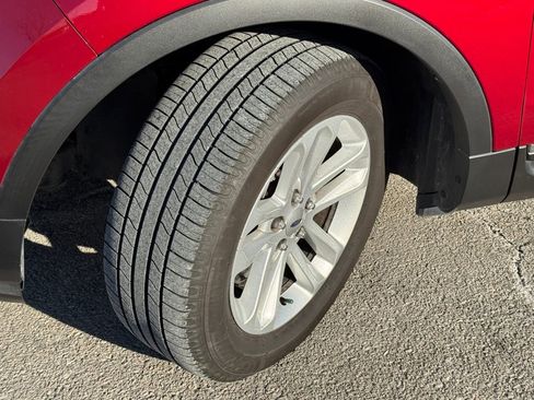 Used 2015 Ford Explorer XLT w/ Equipment Group 202A image 35