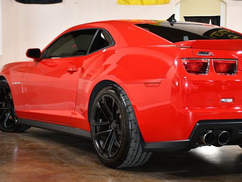 Used 2013 Chevrolet Camaro ZL1 w/ Gray Stripe Package RWD image 55