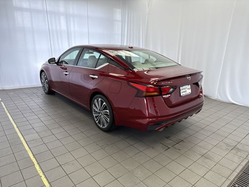Used 2024 Nissan Altima 2.5 SL image 6