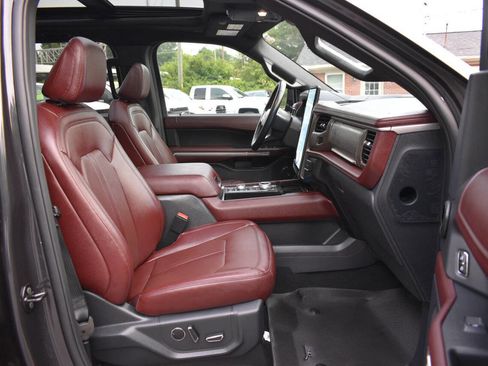 Used 2024 Ford Expedition Max Limited AWD/4WD image 8