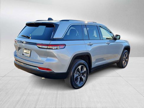 Used 2022 Jeep Grand Cherokee Limited 4xe image 8