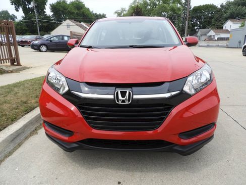 Used 2018 Honda HR-V LX image 3