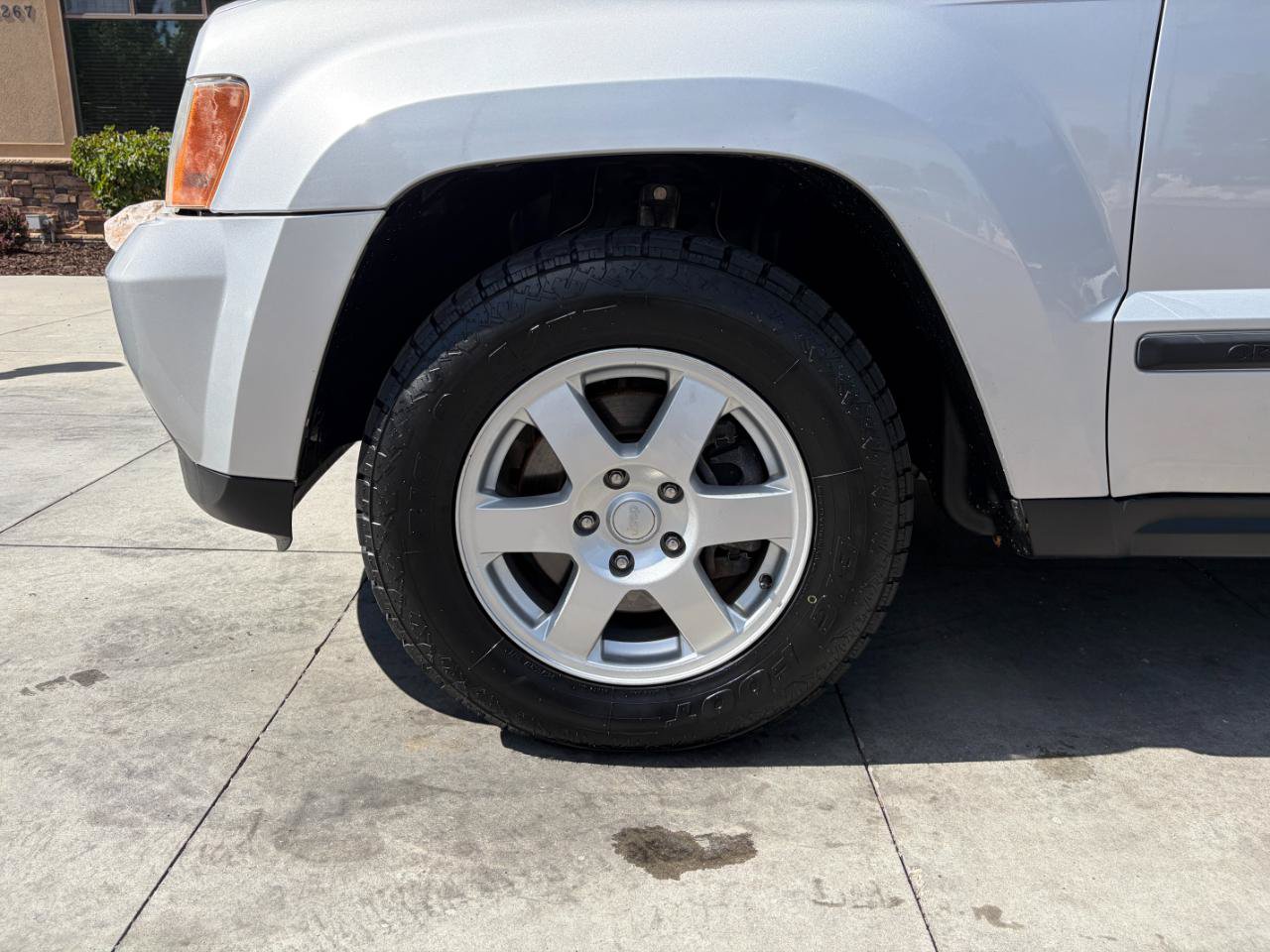 Used 2008 Jeep Grand Cherokee Laredo AWD/4WD image 22