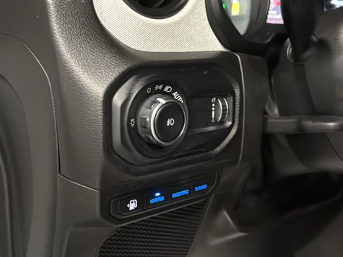 Used 2024 Jeep Wrangler Unlimited w/ Convenience Group AWD/4WD image 23