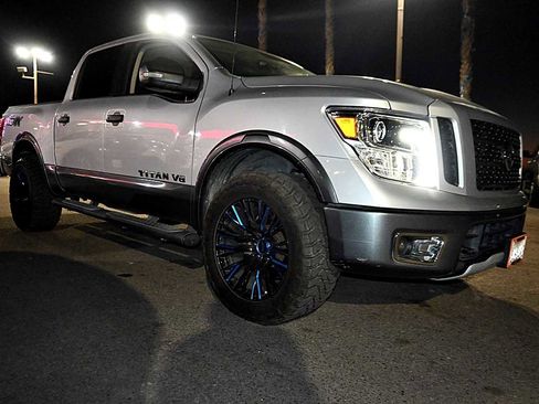 Used 2019 Nissan Titan PRO-4X image 3