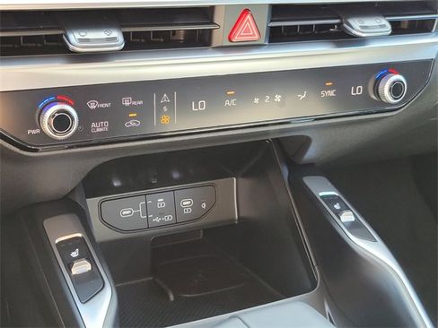 New 2025 Kia Sorento S w/ Panoramic Sunroof Package image 17