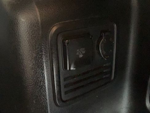Used 2019 Toyota 4Runner SR5 AWD/4WD image 32
