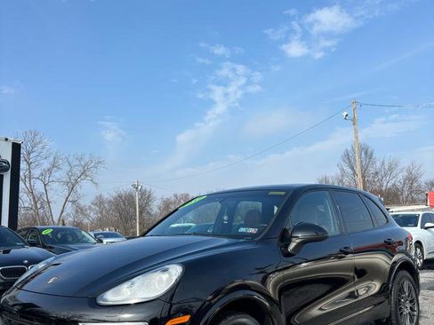 Used 2017 Porsche Cayenne Platinum Edition image 4