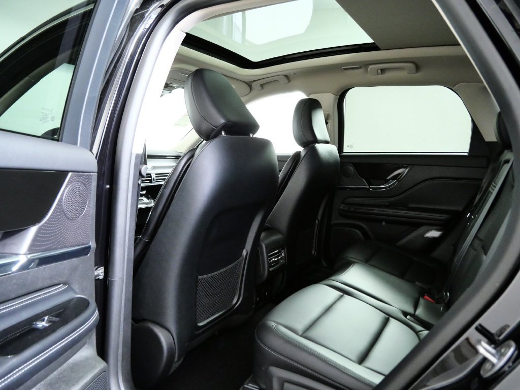 Certified 2023 Lincoln Corsair AWD w/ Equipment Group 101A image 12