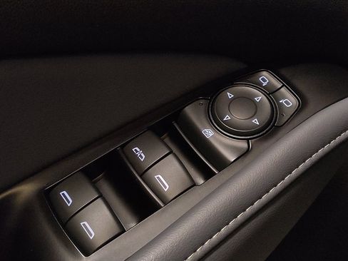 Used 2019 Buick Enclave Essence image 27