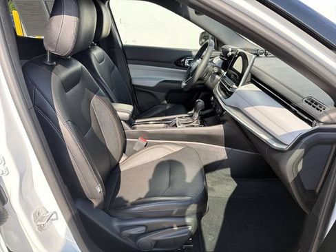 Used 2023 Jeep Compass Limited AWD/4WD image 25