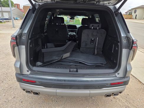 Used 2026 Chevrolet Traverse LT w/ Driver Confidence Package AWD/4WD image 14