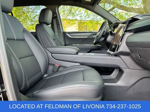 Certified 2026 GMC Acadia Elevation w/ Black Edition AWD/4WD image 28
