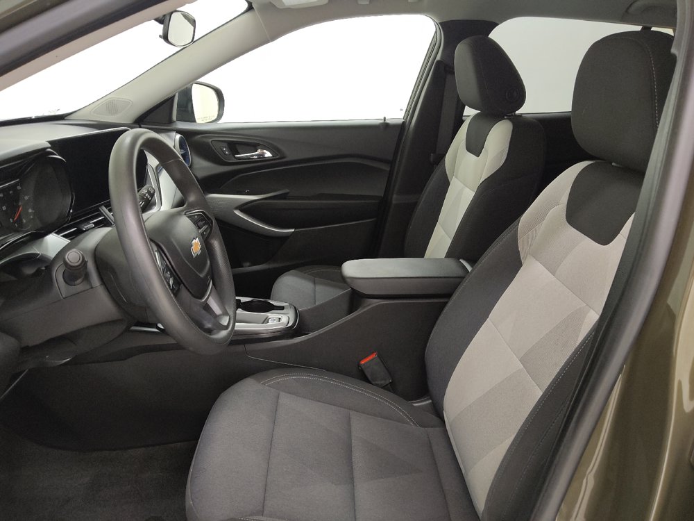 Used 2024 Chevrolet Trax LS FWD image 17