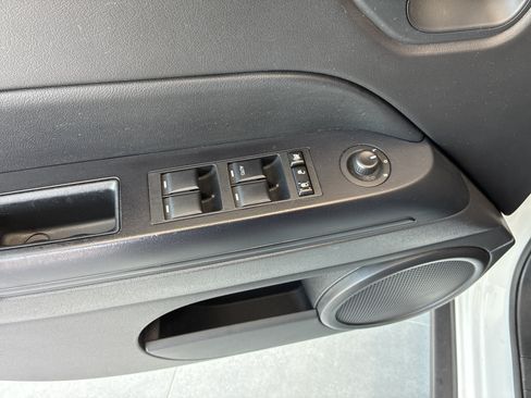 Used 2016 Jeep Patriot Sport w/ Power Value Group AWD/4WD image 18
