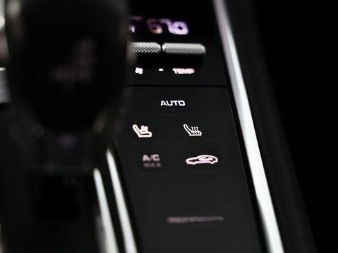Used 2022 Porsche Panamera image 42