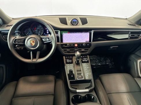 Certified 2026 Porsche Macan AWD/4WD image 21