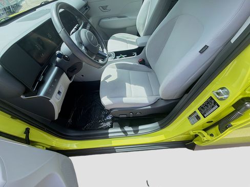 Used 2024 Hyundai Kona SEL FWD image 15