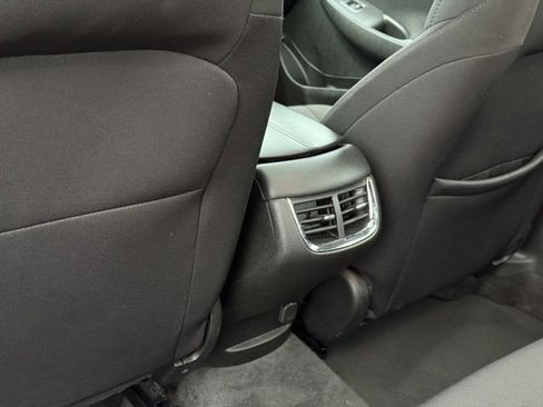 Used 2024 Chevrolet Malibu LT image 31