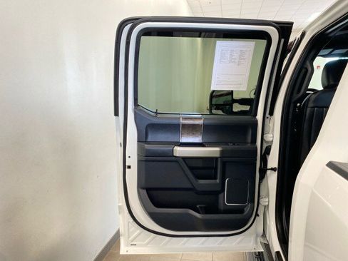 Used 2022 Ford F250 Lariat w/ Black Appearance Package AWD/4WD image 8