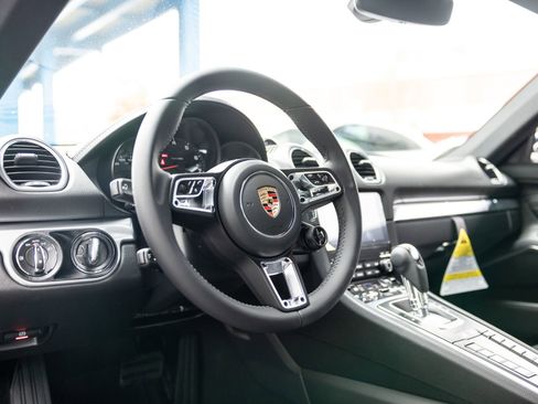 Certified 2025 Porsche 718 Cayman RWD image 4