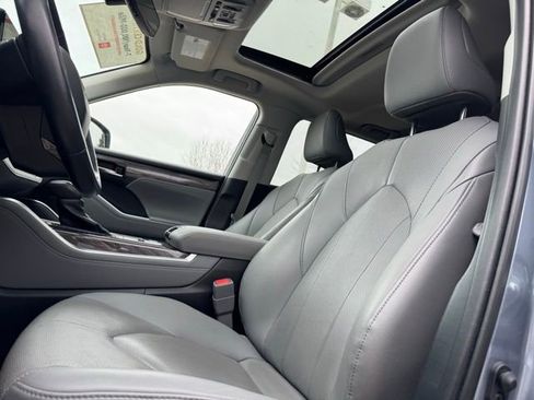 Used 2021 Toyota Highlander Limited image 9