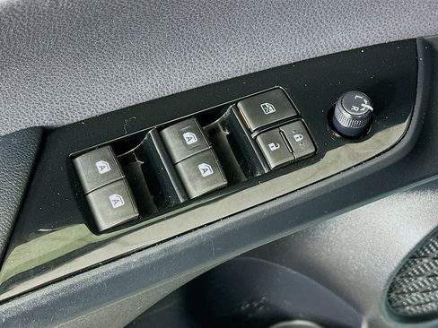 Used 2016 Toyota Prius Two image 15