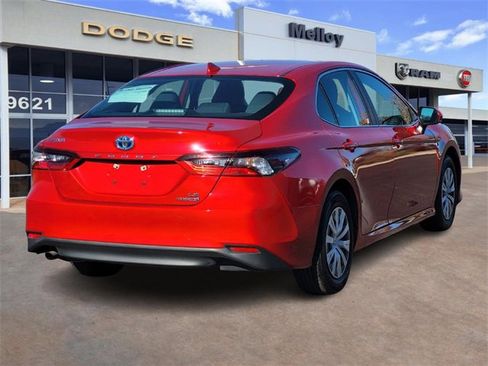 Used 2024 Toyota Camry LE image 3