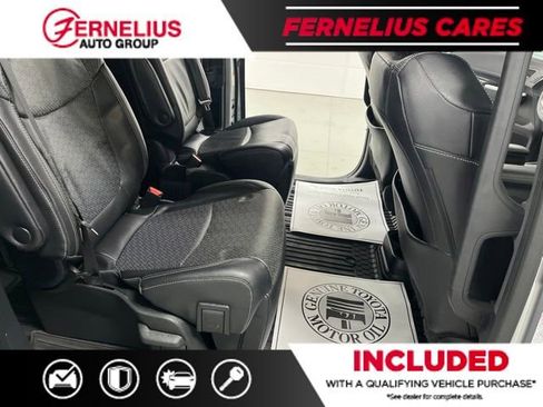 Used 2023 Toyota Sienna XSE AWD/4WD image 16