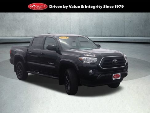 Used 2021 Toyota Tacoma SR5 AWD/4WD image 1