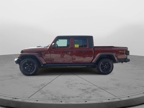 Used 2022 Jeep Gladiator Sport image 6