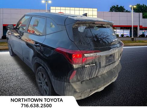 Used 2023 Kia Seltos LX image 8