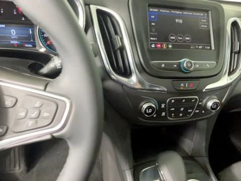 Used 2024 Chevrolet Equinox LT FWD image 24
